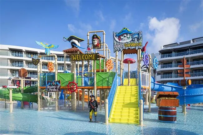 Children's water play area at Ocean Coral Spring