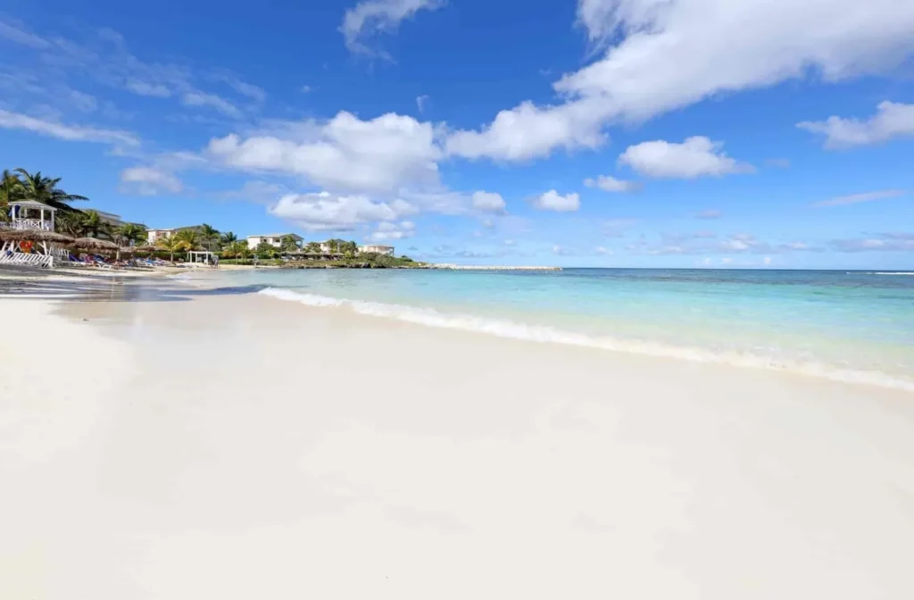White sand beach and turquoise water at Grand Palladium Jamaica